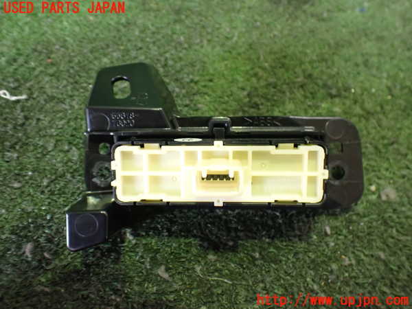 5UPJ-33136308]レクサス・UX300e(KMA10)スイッチ3(バックドア) 中古_m0002.jpg