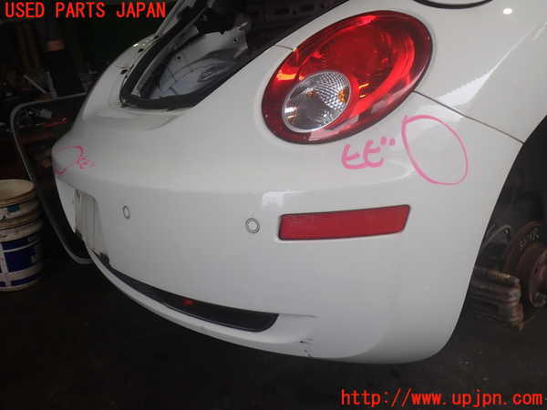 2UPJ-33151610]VW ニュービートル(9CAZJ)リアバンパー 中古_m0002.jpg
