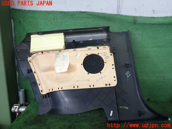 2UPJ-33157675]VW ニュービートル(9CAZJ)右リアピラートリム (ジャンク品) 中古_m0003.jpg