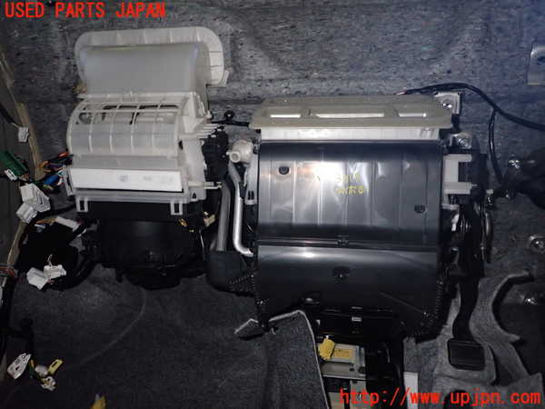 5UPJ-33176081]ワゴンR(MH95S)エバポレーター1 中古_m0001.jpg