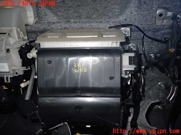 5UPJ-33176081]ワゴンR(MH95S)エバポレーター1 中古_m0002.jpg