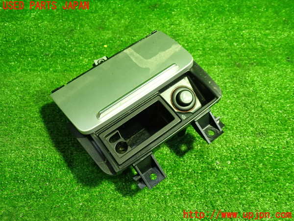 1UPJ-33187821]アウディ・TTS クーペ(8JCDLF)灰皿1 中古_m0003.jpg