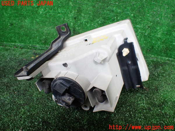 1UPJ-33191182]ハイエースワゴン100系(RZH101G)左フォグ 中古_m0003.jpg