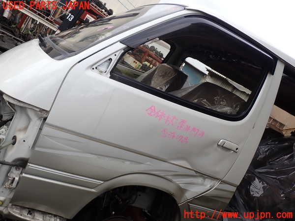 1UPJ-33191260]ハイエースワゴン100系(RZH101G)左前ドア ジャンク部品取り_m0001.jpg