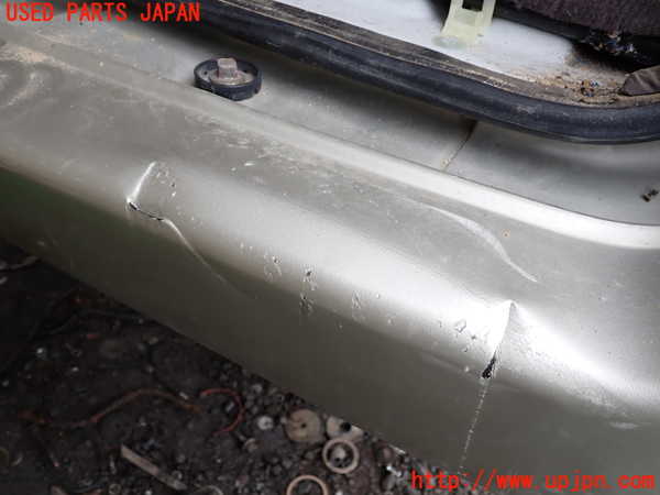1UPJ-33191610]ハイエースワゴン100系(RZH101G)リアバンパー 中古_m0003.jpg