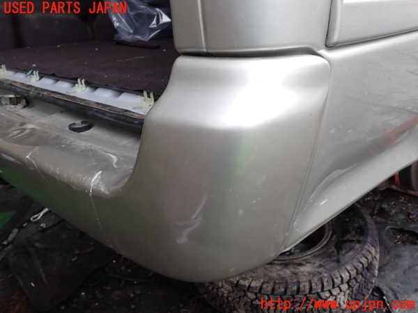 1UPJ-33191610]ハイエースワゴン100系(RZH101G)リアバンパー 中古_m0004.jpg