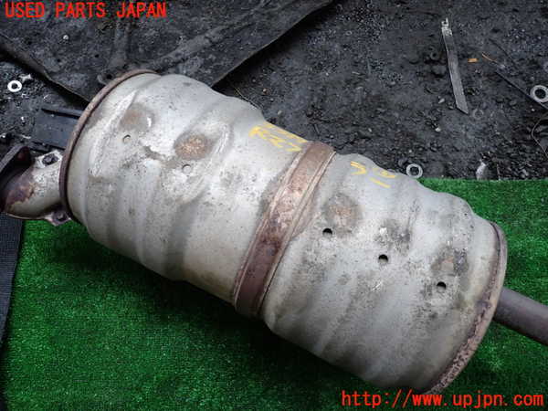 1UPJ-33192671]ハイエースワゴン100系(RZH101G)リアマフラー1 中古_m0004.jpg