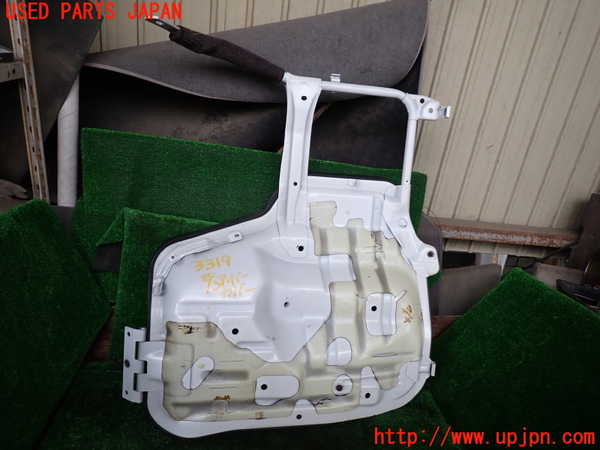 1UPJ-33192160]ハイエースワゴン100系(RZH101G)エンジンアッパーカバー 中古_m0001.jpg