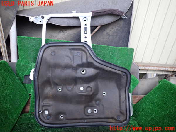 1UPJ-33192160]ハイエースワゴン100系(RZH101G)エンジンアッパーカバー 中古_m0002.jpg