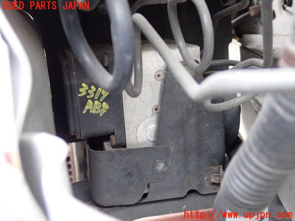 1UPJ-33194040]ハイエースワゴン100系(RZH101G)ABSアクチュエーター 中古_m0001.jpg