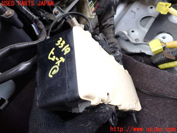 1UPJ-33196741]ハイエースワゴン100系(RZH101G)ヒューズボックス1 中古_m0002.jpg