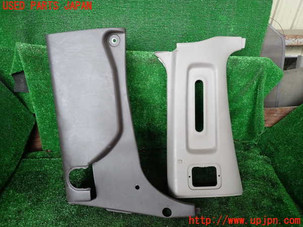 1UPJ-33197670]ハイエースワゴン100系(RZH101G)左センターピラートリム 中古_m0001.jpg