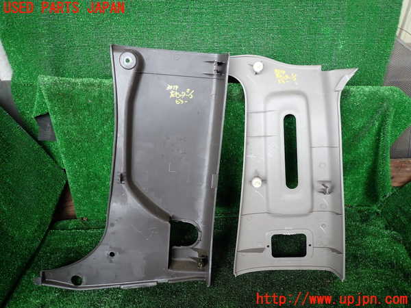 1UPJ-33197670]ハイエースワゴン100系(RZH101G)左センターピラートリム 中古_m0002.jpg