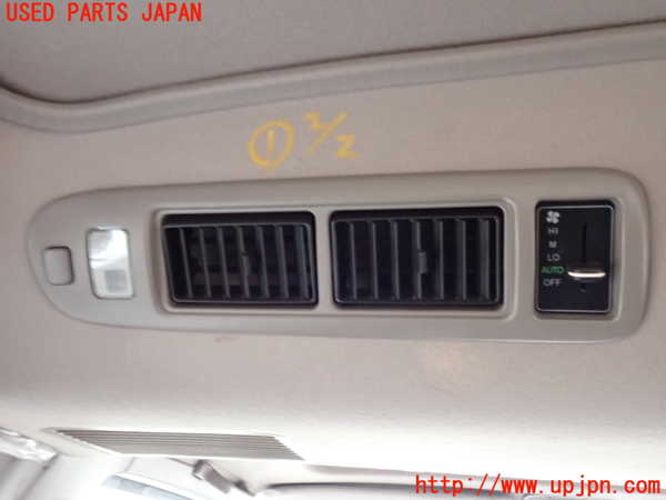 1UPJ-33196411]ハイエースワゴン100系(RZH101G)ルームランプ1 (２列目) 中古_m0003.jpg