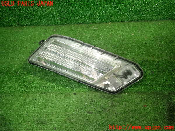 1UPJ-33201150]ボルボ・XC60(DB4204TXC)右コーナーランプ 中古_m0001.jpg