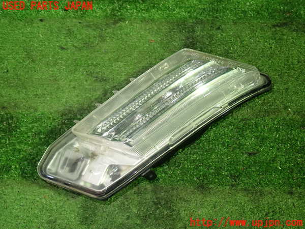 1UPJ-33201152]ボルボ・XC60(DB4204TXC)左コーナーランプ 中古_m0001.jpg