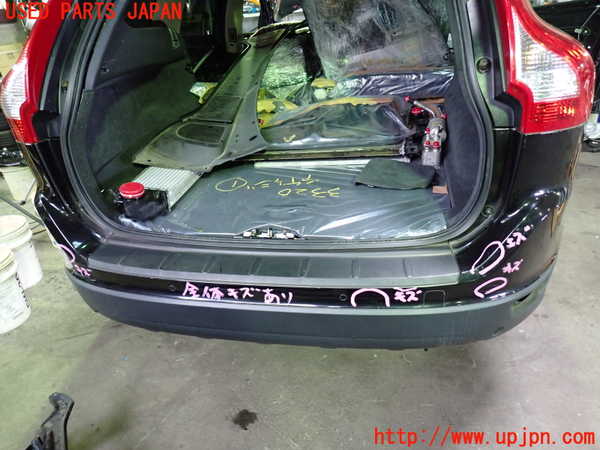 1UPJ-33201610]ボルボ・XC60(DB4204TXC)リアバンパー 中古_m0001.jpg
