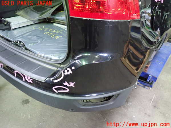 1UPJ-33201610]ボルボ・XC60(DB4204TXC)リアバンパー 中古_m0002.jpg