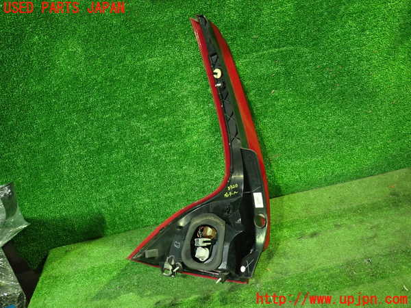 1UPJ-33201530]ボルボ・XC60(DB4204TXC)右テールランプ 【ジャンク】_m0002.jpg