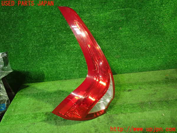 1UPJ-33201536]ボルボ・XC60(DB4204TXC)左テールランプ 中古_m0001.jpg