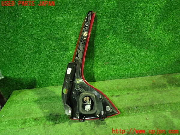 1UPJ-33201536]ボルボ・XC60(DB4204TXC)左テールランプ 中古_m0002.jpg