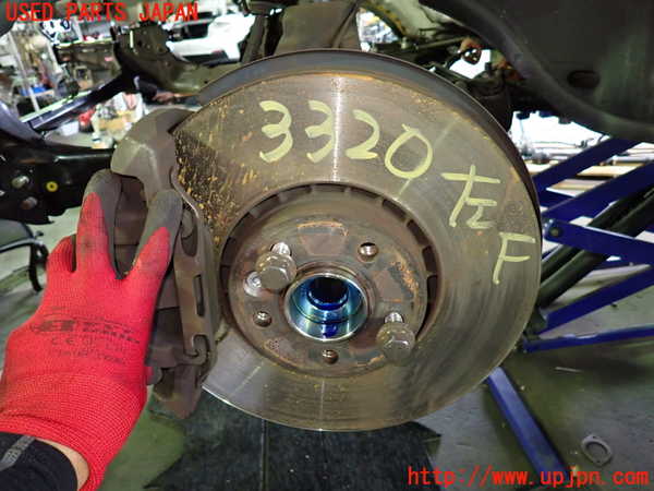 1UPJ-33204295]ボルボ・XC60(DB4204TXC)左フロントナックルハブ 中古_m0001.jpg