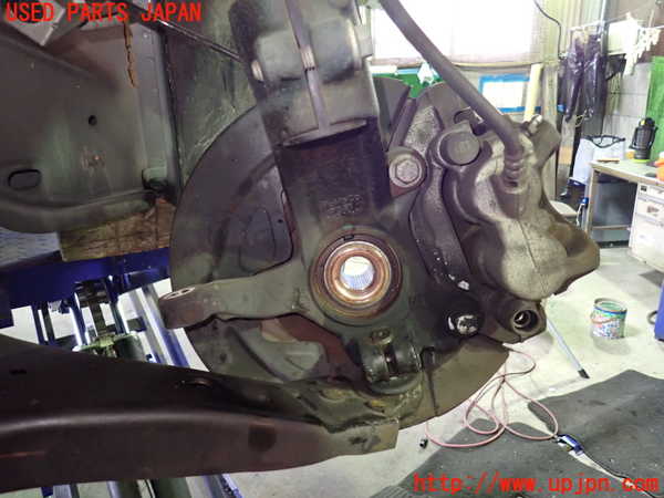 1UPJ-33204295]ボルボ・XC60(DB4204TXC)左フロントナックルハブ 中古_m0002.jpg