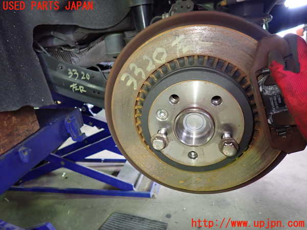 1UPJ-33204305]ボルボ・XC60(DB4204TXC)左リアナックルハブ 中古_m0001.jpg