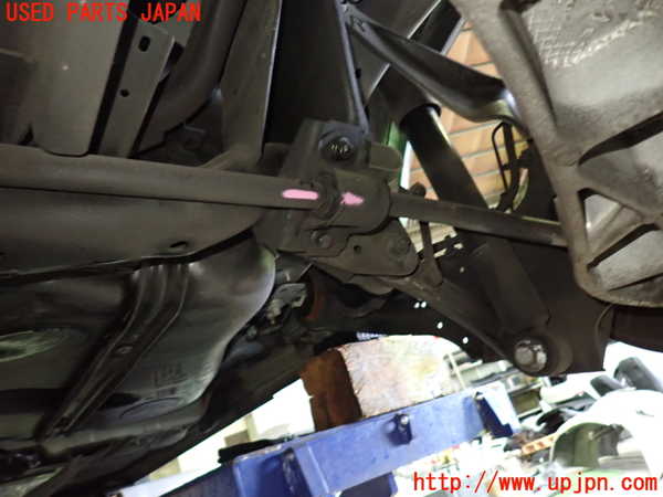 1UPJ-33205445]ボルボ・XC60(DB4204TXC)リアスタビライザー 中古_m0002.jpg