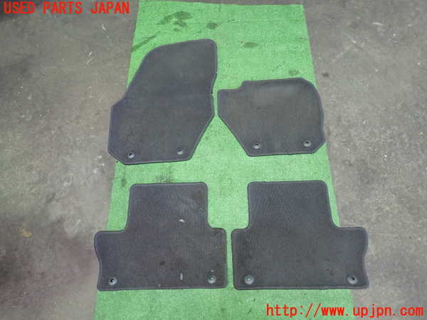 1UPJ-33207800]ボルボ・XC60(DB4204TXC)フロアマット 中古_m0001.jpg