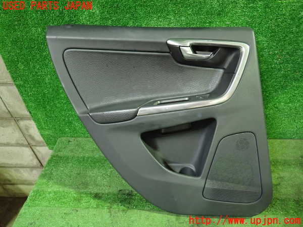 1UPJ-33201324]ボルボ・XC60(DB4204TXC)左後ドア内張り 中古_m0001.jpg