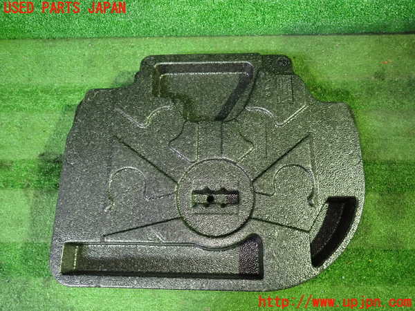 1UPJ-33207772]ボルボ・XC60(DB4204TXC)ラゲッジトレイ2 中古_m0002.jpg