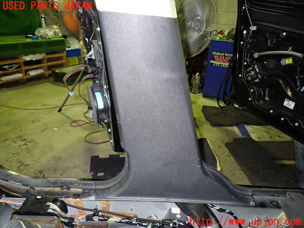 1UPJ-33207670]ボルボ・XC60(DB4204TXC)左センターピラートリム 中古_m0003.jpg