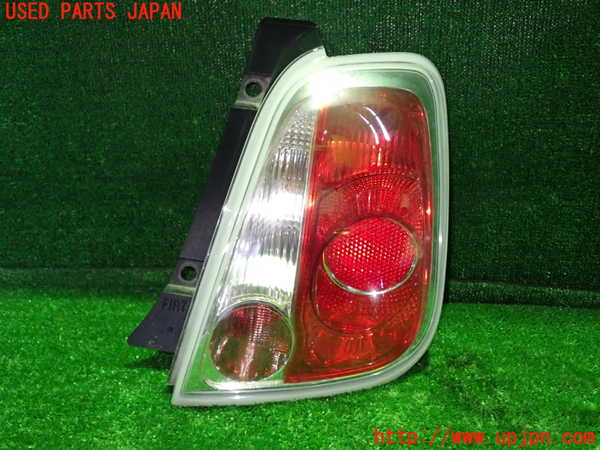 5UPJ-33211530]フィアット・500(31209)右テールランプ 中古_m0001.jpg