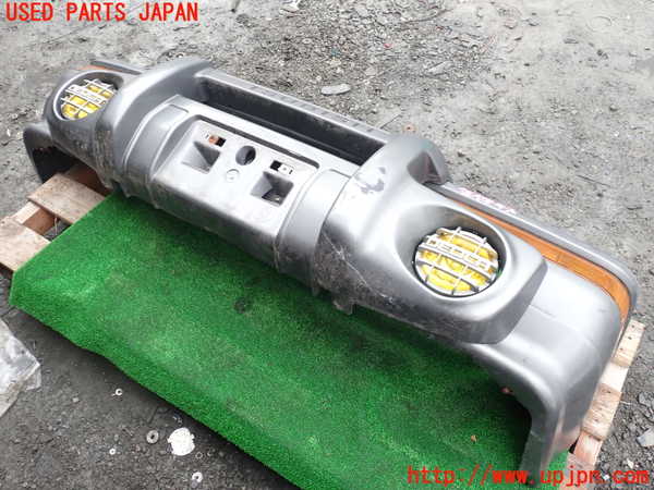 1UPJ-33221010]デリカ スターワゴン(P35W)フロントバンパー 中古_m0001.jpg