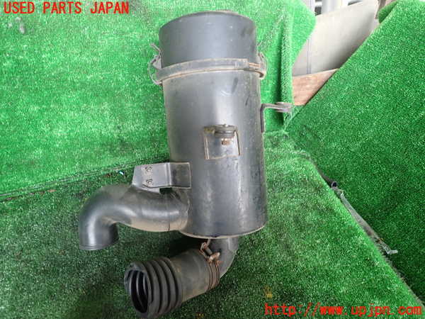 5UPJ-33222560]デリカ スターワゴン(P35W)エアクリーナーボックス 中古_m0002.jpg