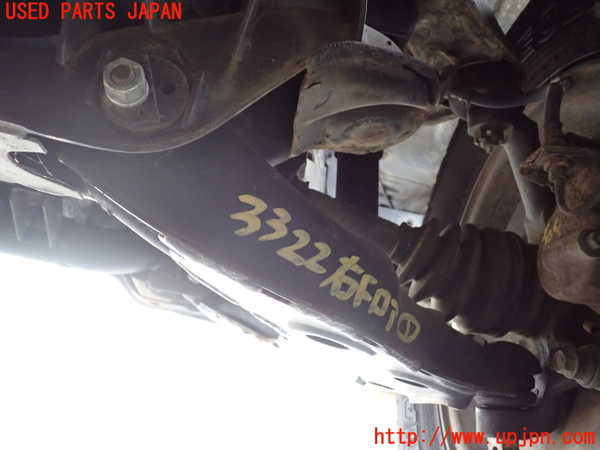 5UPJ-33225176]デリカ スターワゴン(P35W)右フロントロアアーム1 中古_m0001.jpg