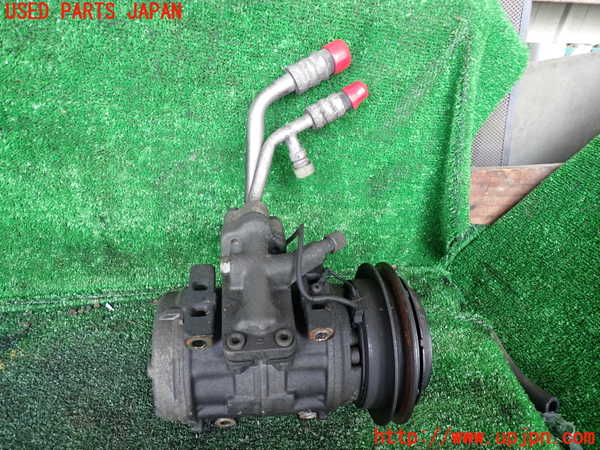 1UPJ-33226025]デリカ スターワゴン(P35W)エアコンコンプレッサー 中古_m0002.jpg