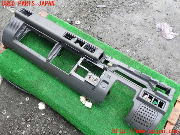 5UPJ-33227505]デリカ スターワゴン(P35W)ダッシュボード 中古_m0001.jpg
