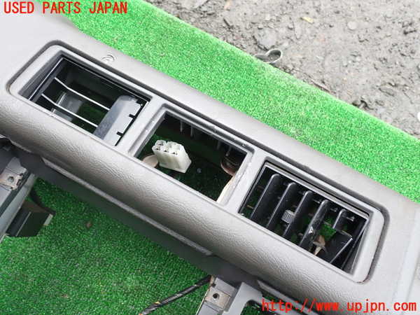 5UPJ-33227505]デリカ スターワゴン(P35W)ダッシュボード 中古_m0003.jpg