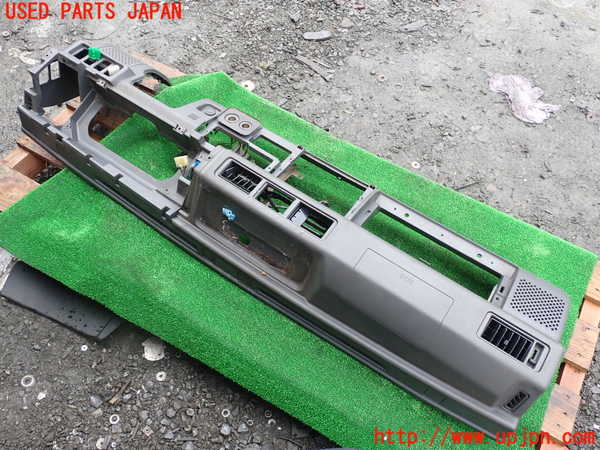 5UPJ-33227505]デリカ スターワゴン(P35W)ダッシュボード 中古_m0004.jpg