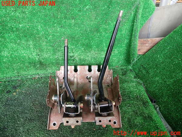 1UPJ-33227560]デリカ スターワゴン(P35W)MTシフトレバー 中古_m0001.jpg