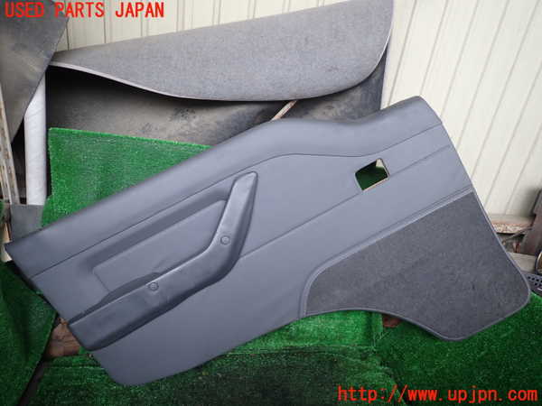5UPJ-33221264]デリカ スターワゴン(P35W)左前ドア内張り 中古_m0001.jpg