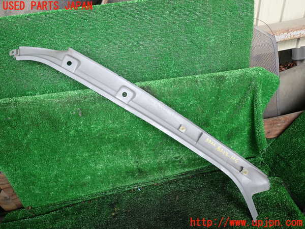 5UPJ-33227655]デリカ スターワゴン(P35W)右フロントピラートリム 中古_m0003.jpg