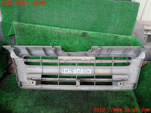 1UPJ-33231050]ビッグホーン(UBS26GW)ラジエターグリル 中古_m0003.jpg