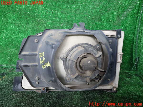 1UPJ-33231130]ビッグホーン(UBS26GW)右ヘッドライト ハロゲン 中古_m0003.jpg