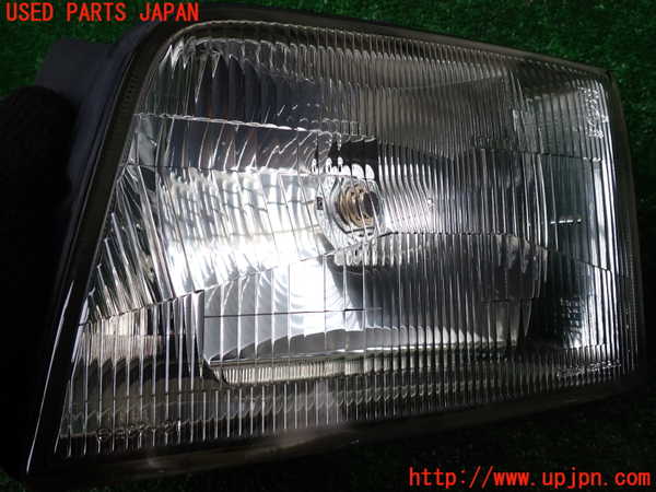 1UPJ-33231132]ビッグホーン(UBS26GW)左ヘッドライト ハロゲン 中古_m0002.jpg