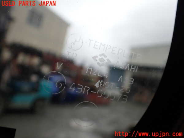 5UPJ-33231380]ビッグホーン(UBS26GW)右クォーターガラス ASAHI M2L4 中古_m0003.jpg
