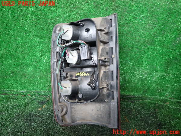 1UPJ-33231530]ビッグホーン(UBS26GW)右テールランプ 中古_m0003.jpg