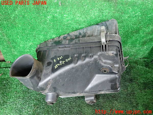 5UPJ-33232560]ビッグホーン(UBS26GW)エアクリーナーボックス 中古_m0001.jpg